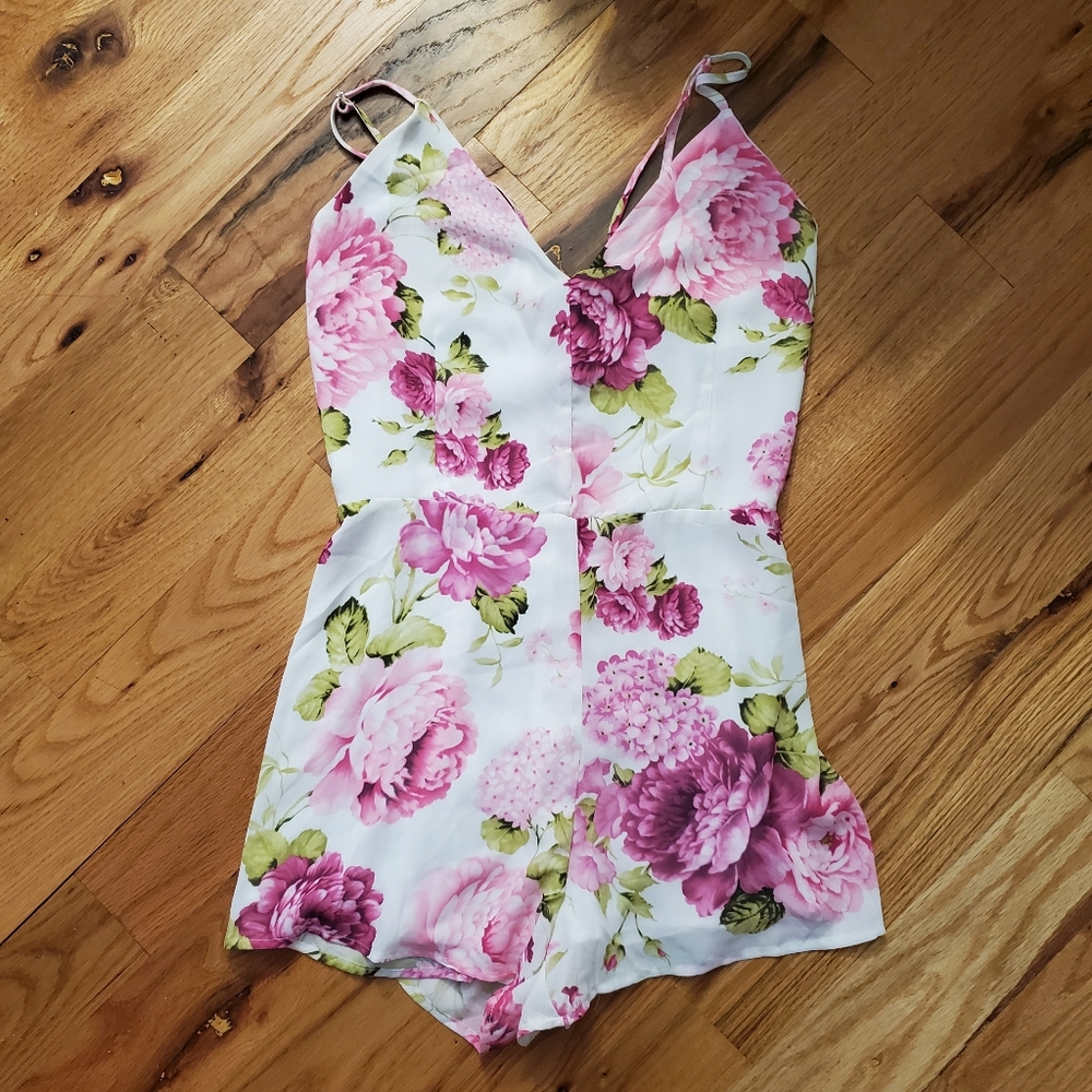 EUC Buddy Love Chiffon Lace Up Back Romper